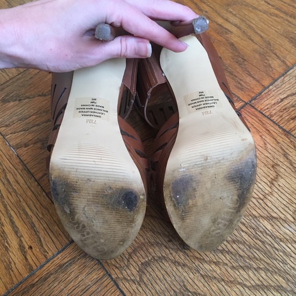 Guess Leather Brown Heels - Picture 6 of 6